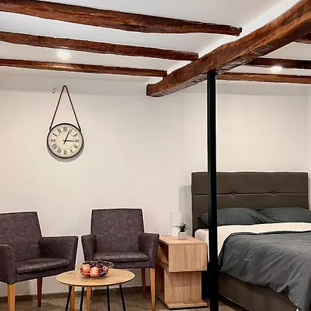 アパート Stone House *