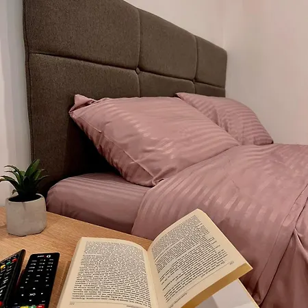 Stone House アパート